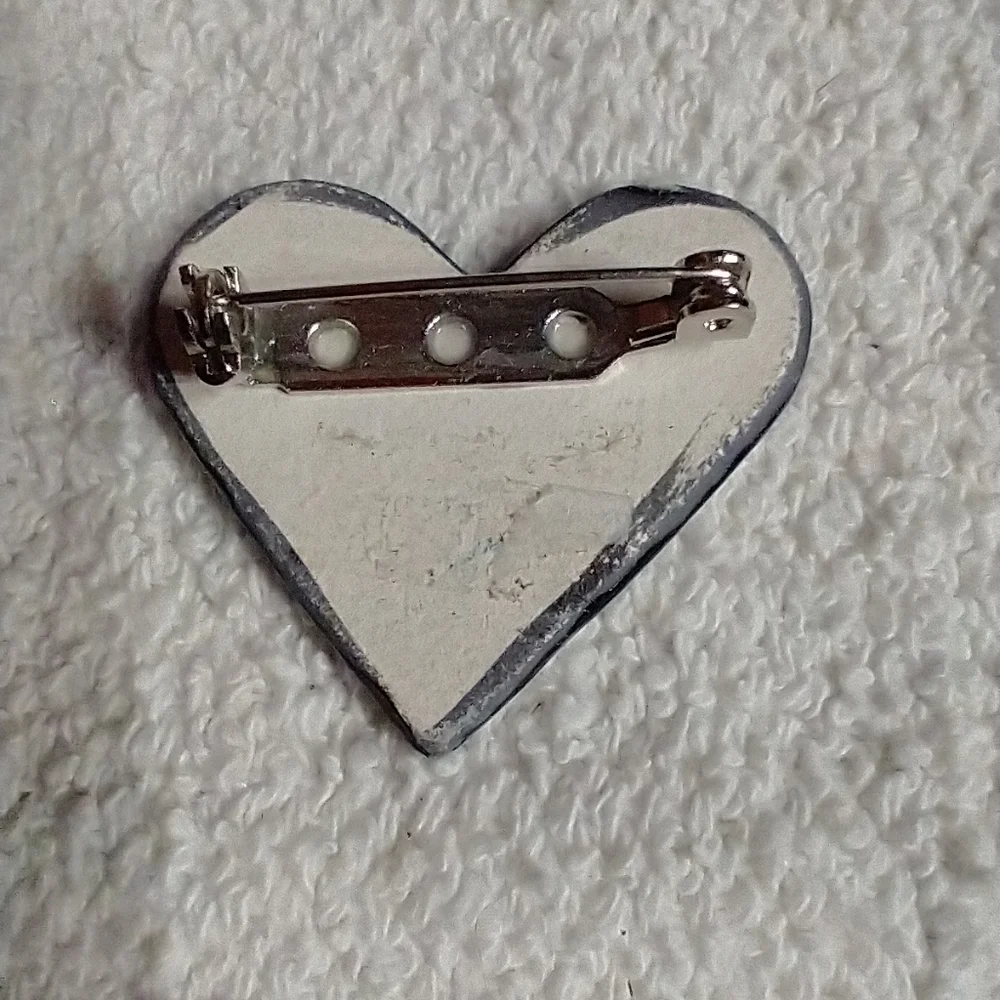 Clay art hand painted heart ❤️ tulip 🌷 flower 🌼 🌹 floral brooch - Picture 2 of 3